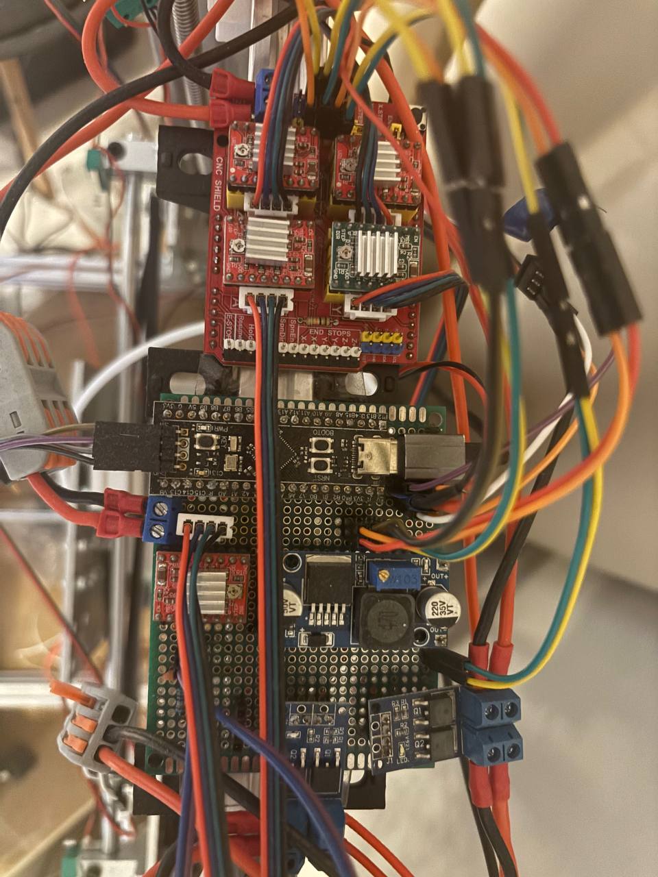 Общий вид итоговой логической электроники. (MOSFET для системы охлаждения был временно убран)